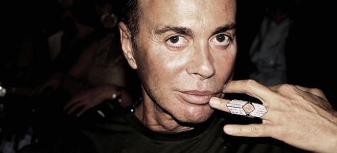 Και ναι έπιασε δουλειά στο Δήμο Αθηναίων ο Λάκης Γαβαλάς- Πού καθαρίζει, τι φοβούνται για την ασφάλειά του και σε ποιους επιτίθεται (βίντεο)