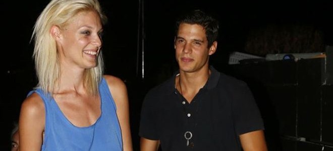 Αναστασία Περράκη: Δείτε την να ποζάρει ολόγυμνη με τον σύντροφό της! Αναστασία Περράκη: Δείτε την να ποζάρει ολόγυμνη με τον σύντροφό της!