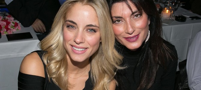 Η Δούκισσα στην πρεμιέρα του πατέρα της, Νίκου Νομικού στο «Baraonda»