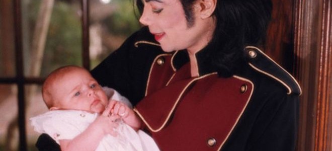 Η κούκλα κόρη του Michael Jackson: Ετών 17 και ερωτευμένη στο Μαλιμπού (εικόνες)