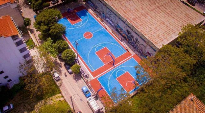 "Ολοκληρώθηκε με τις πλέον σύγχρονες προδιαγραφές" σύμφωνα με ανακοίνωση του Δήμου Αμαρουσίου, "η ολική ανάπλαση των ανοικτών γηπέδων μπάσκετ του Δημοτικού Γυμναστηρίου «Σπύρος Λούης».