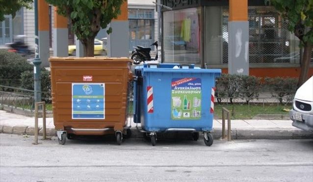 Ανακοινώσεις με συστάσεις προς τους δημότες για τη διαχείριση των απορριμμάτων, εξέδωσαν οι Δήμοι Βριλησσίων, Πεντέλης και Χαλανδρίου.