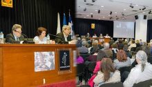 Συγκέντρωση – συζήτηση για τους ηλεκτρονικούς πλειστηριασμούς πραγματοποίησε η δημοτική παράταξη της μείζονος μειοψηφίας του Δημοτικού Συμβουλίου Αμαρουσίου, Ενότητα Ανατροπή και Έργο για το Μαρούσι, σε συνεργασία με την Ενωτική Πρωτοβουλία κατά των Πλειστηριασμών, την Τετάρτη 14 Μαρτίου 2018, στο δημαρχείο της πόλης.