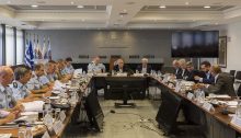 Συνάντηση με τους Δημάρχους του Βόρειου Τομέα της Αθήνας είχε την Τετάρτη 27 Ιουνίου, ο Αναπληρωτής Υπουργός Προστασίας του Πολίτη Νίκος Τόσκας, με θέμα την ασφάλεια και αστυνόμευση των περιοχών.