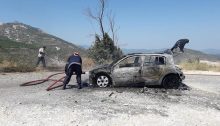 Στις φλόγες τυλίχθηκε ΙΧ αυτοκίνητο στην Πεντέλη και συγκεκριμένα στον περιφερειακό Πεντέλης- Αγίου Πέτρου.